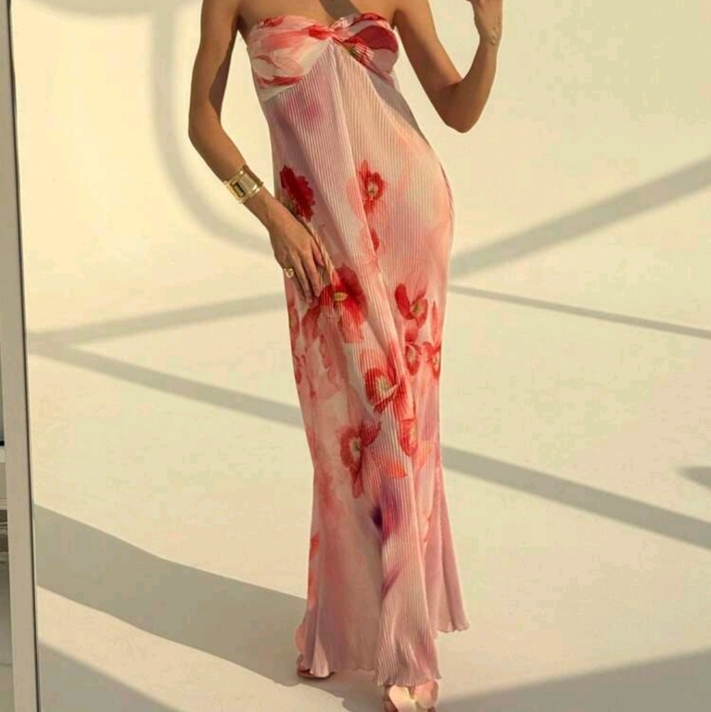 Romantic Date Night Strapless Twist Ruched Floral Print Bodycon Dress - Picture 6 of 7
